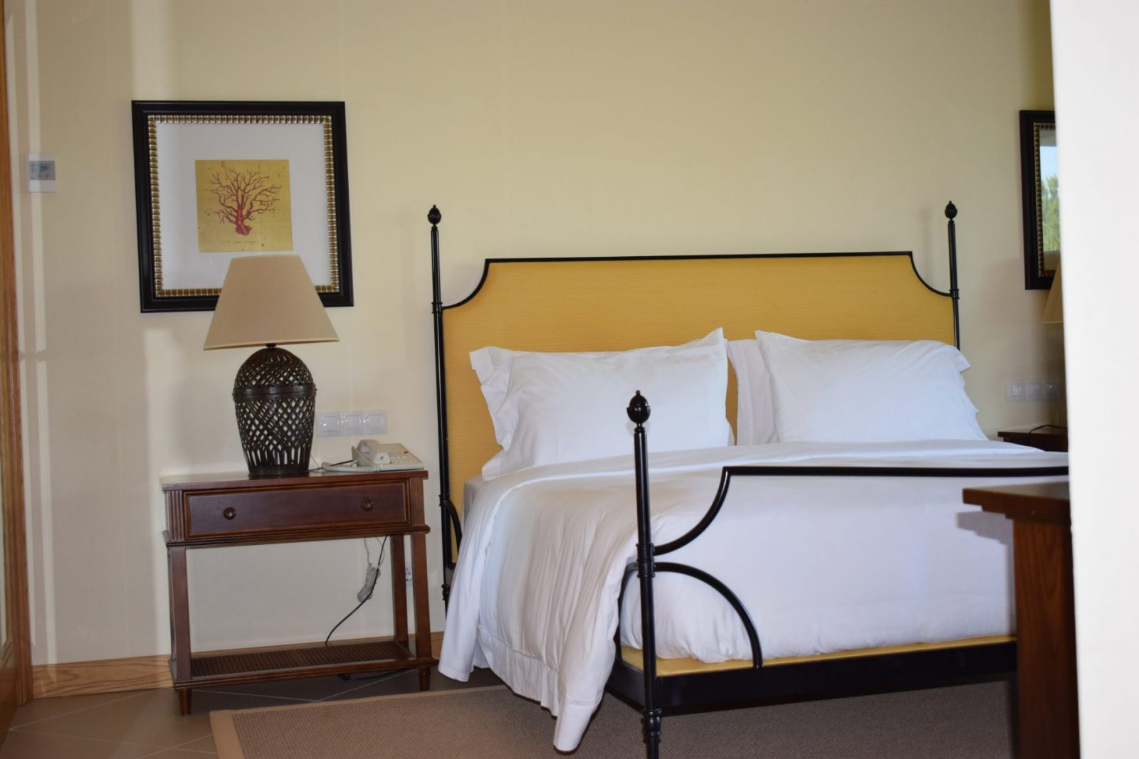 2-bedroom apartment with pool in Spain – Photo 24