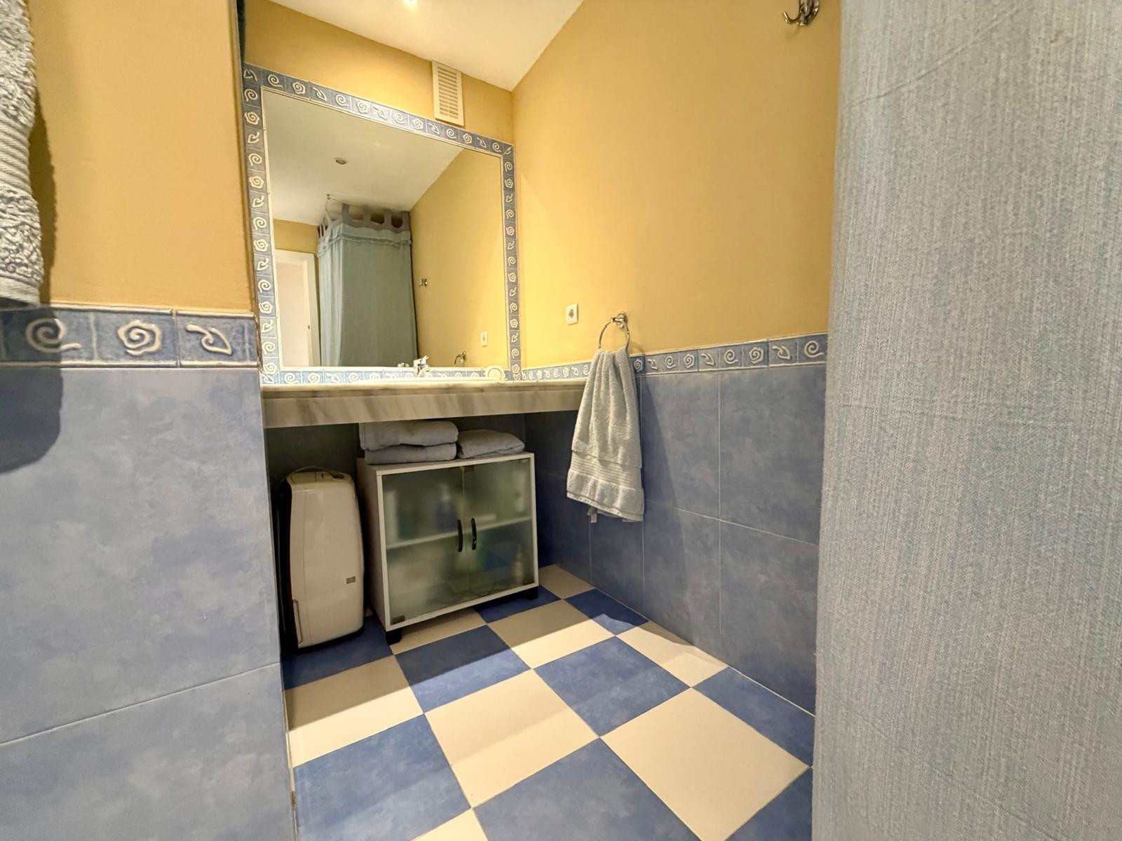 2 Bedroom Apartment in Mijas - Photo 16