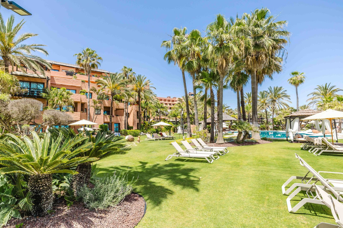2 Bedroom Apartment in Estepona - Photo 21