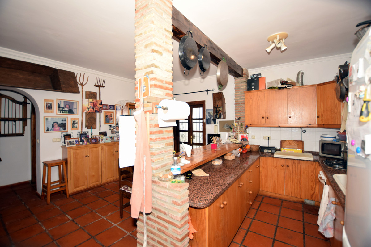 3 Bedroom Townhouse in San Pedro de Alcántara - Photo 5