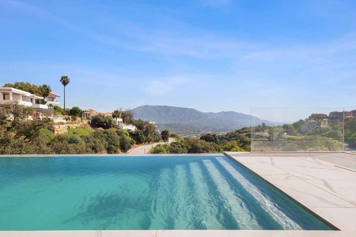 4 Bedroom Villa in Marbella - Photo 43