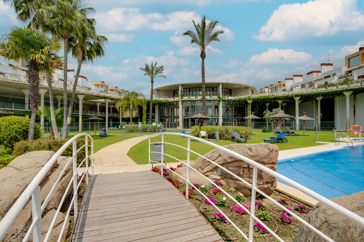2 Bedroom Apartment in Benahavís - Foto 2