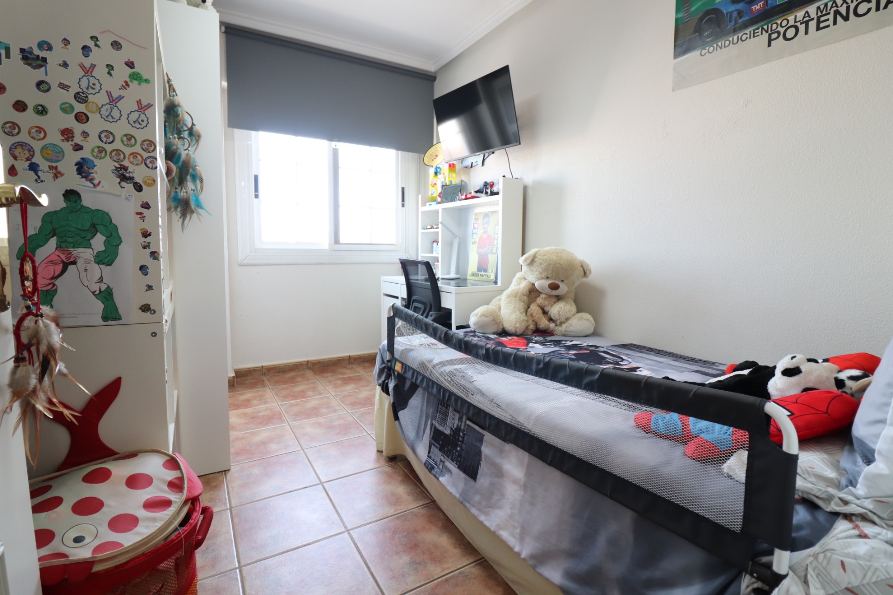 Apartamento com 3 quartos com piscina em Alicante, Espanha – Foto 18