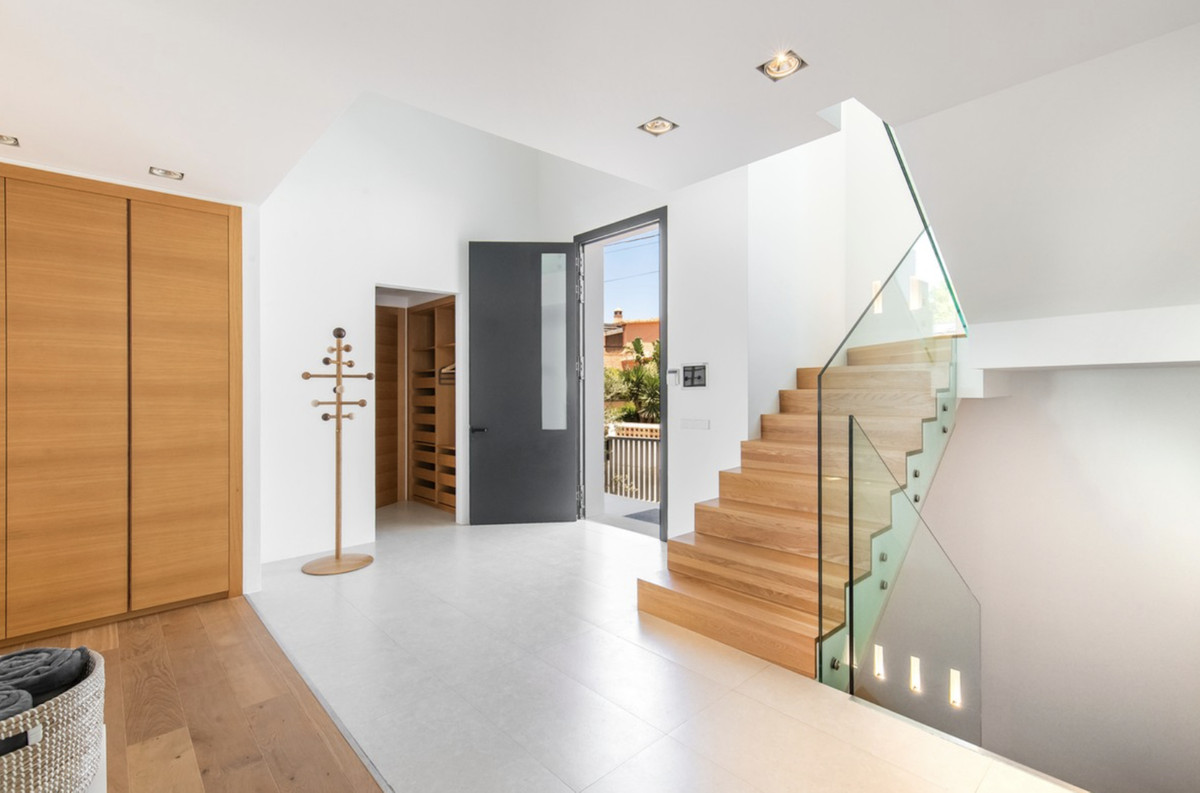 6 Bedroom Villa in Marbella - Photo 5