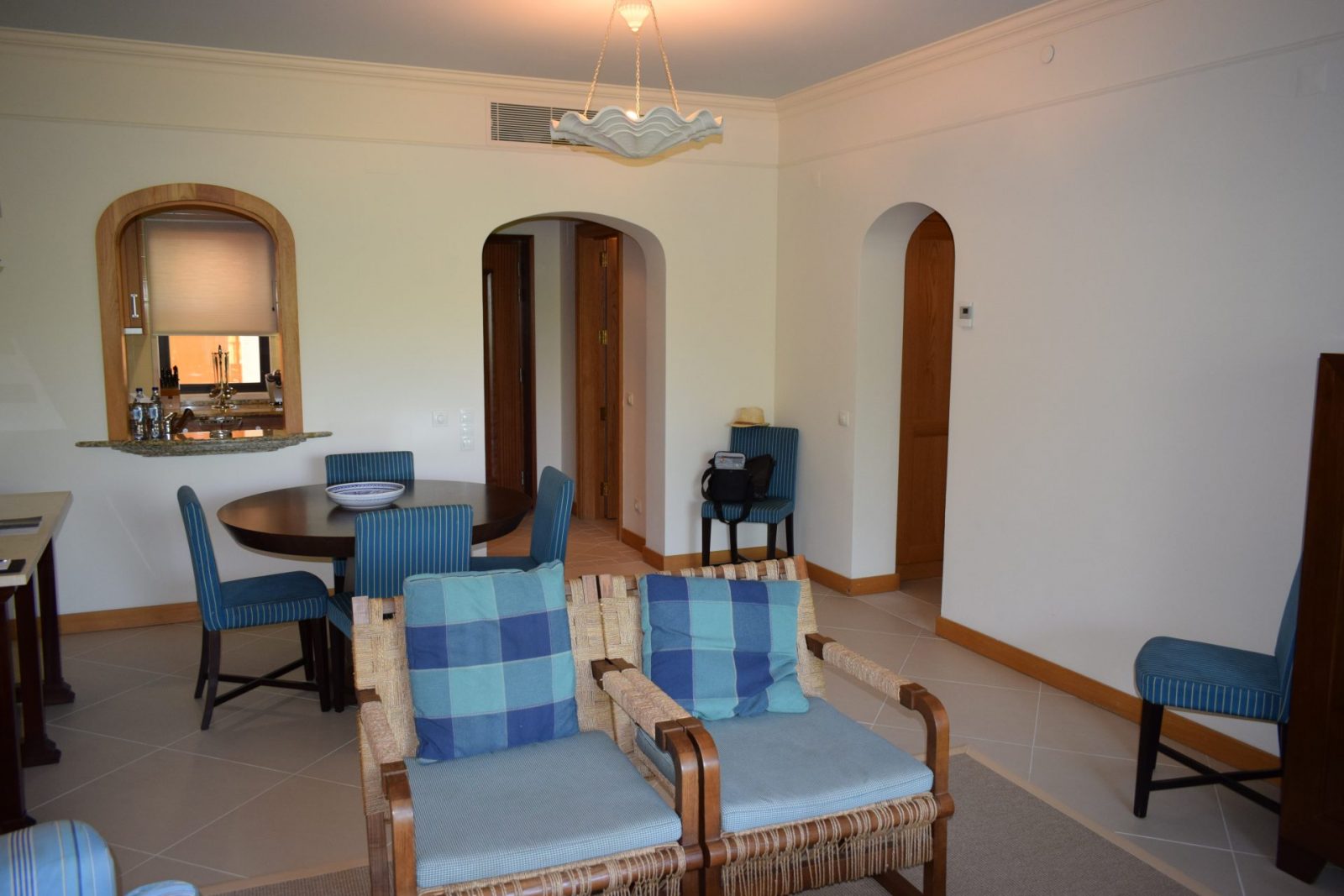 2-bedroom apartment with pool in Spain – Photo 11