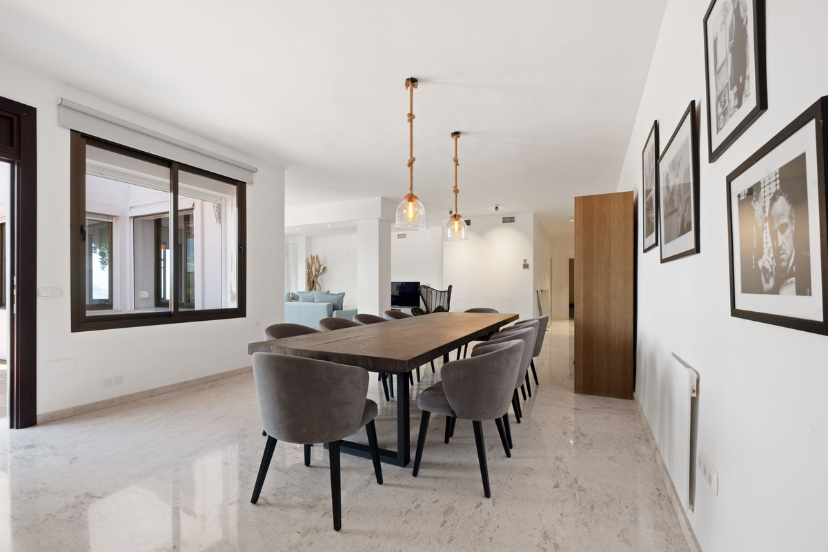 2 Bedroom Apartment in Marbella - Photo 13