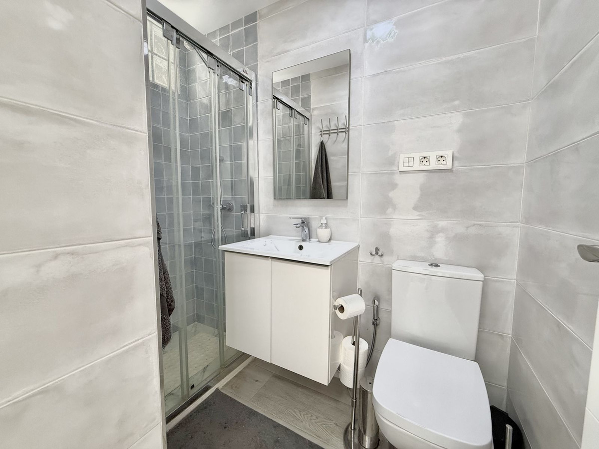 3 Bedroom Penthouse in Fuengirola - Photo 11