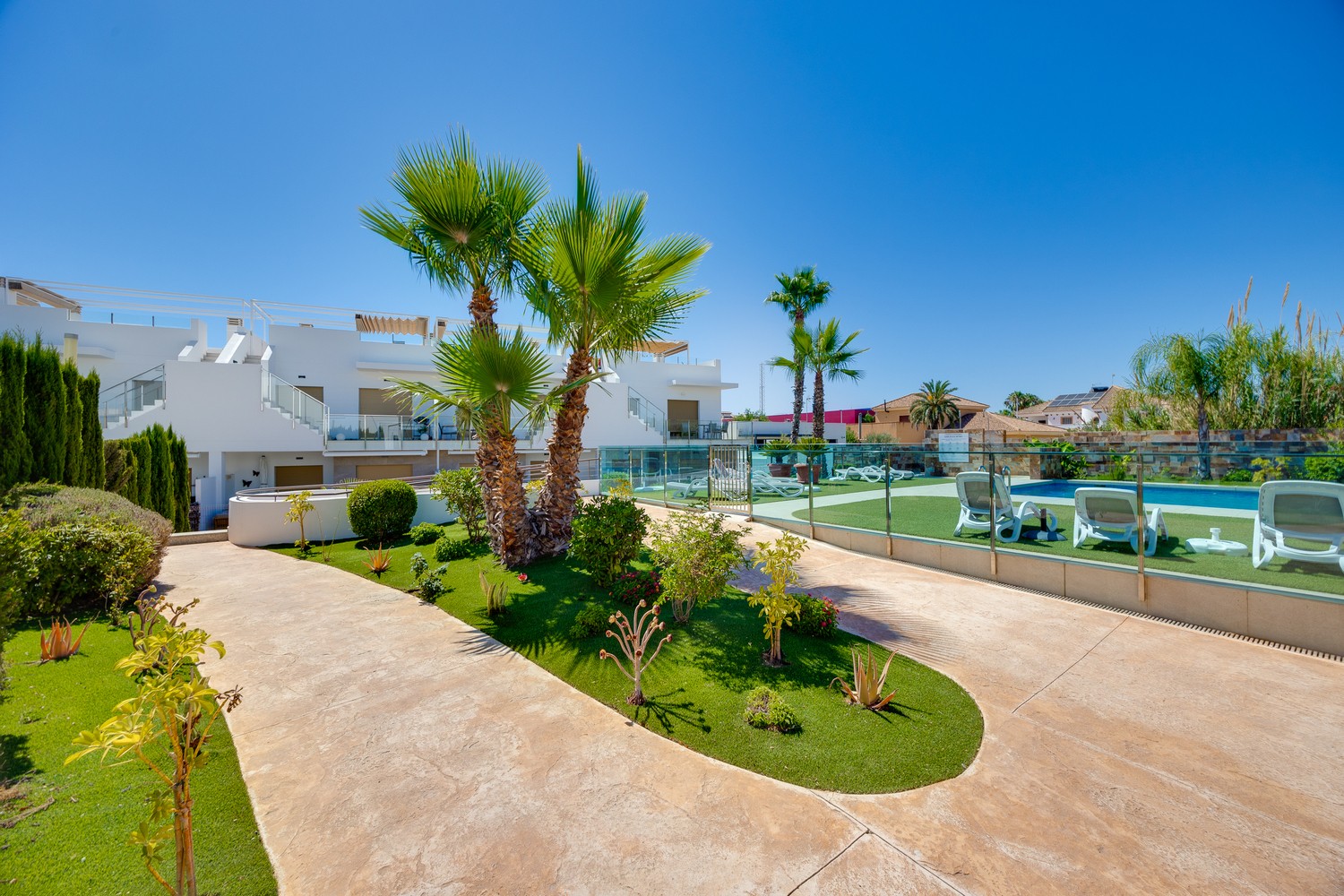 Apartamento com 2 quartos com piscina em Alicante, Espanha – Foto 26