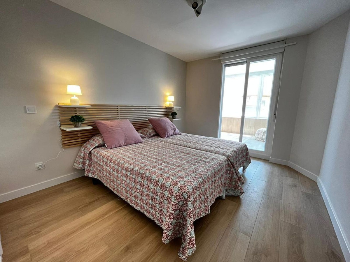 3 Bedroom Apartment in Marbella - Photo 10