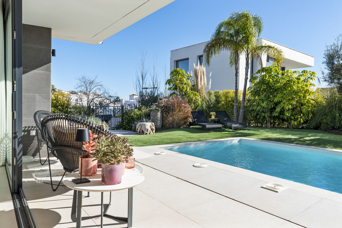 3 Bedroom Villa in La Duquesa - Photo 22