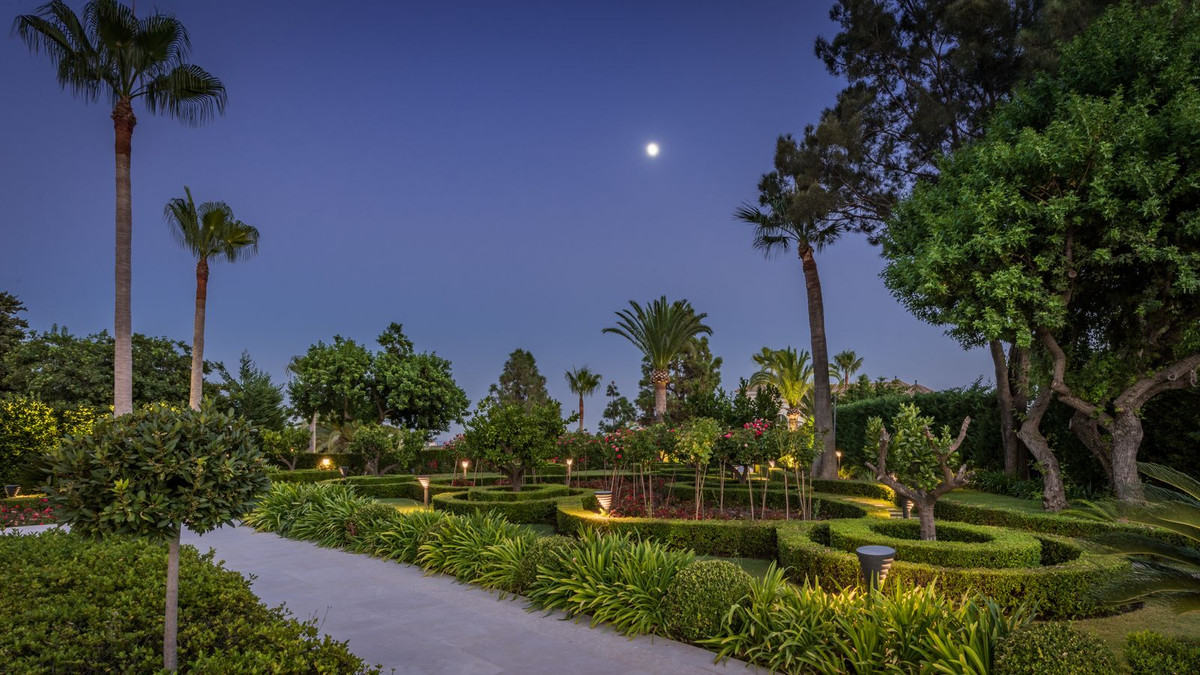 7 Bedroom Villa in Marbella - Photo 42
