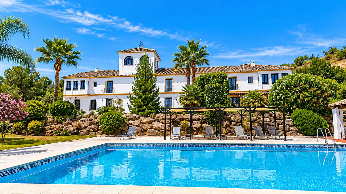 Espaço comercial com piscina em Málaga, Espanha – Foto 3
