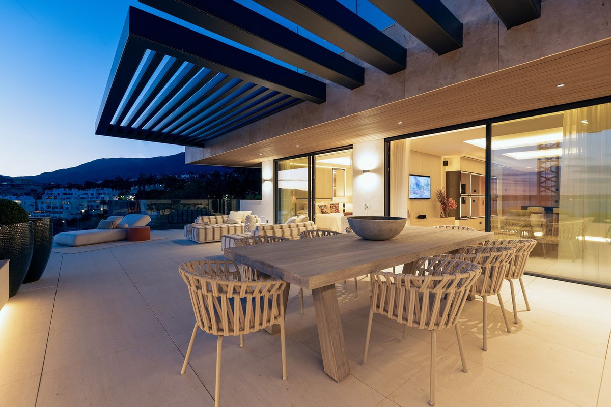 2 Bedroom Apartment in Estepona - Фото 25
