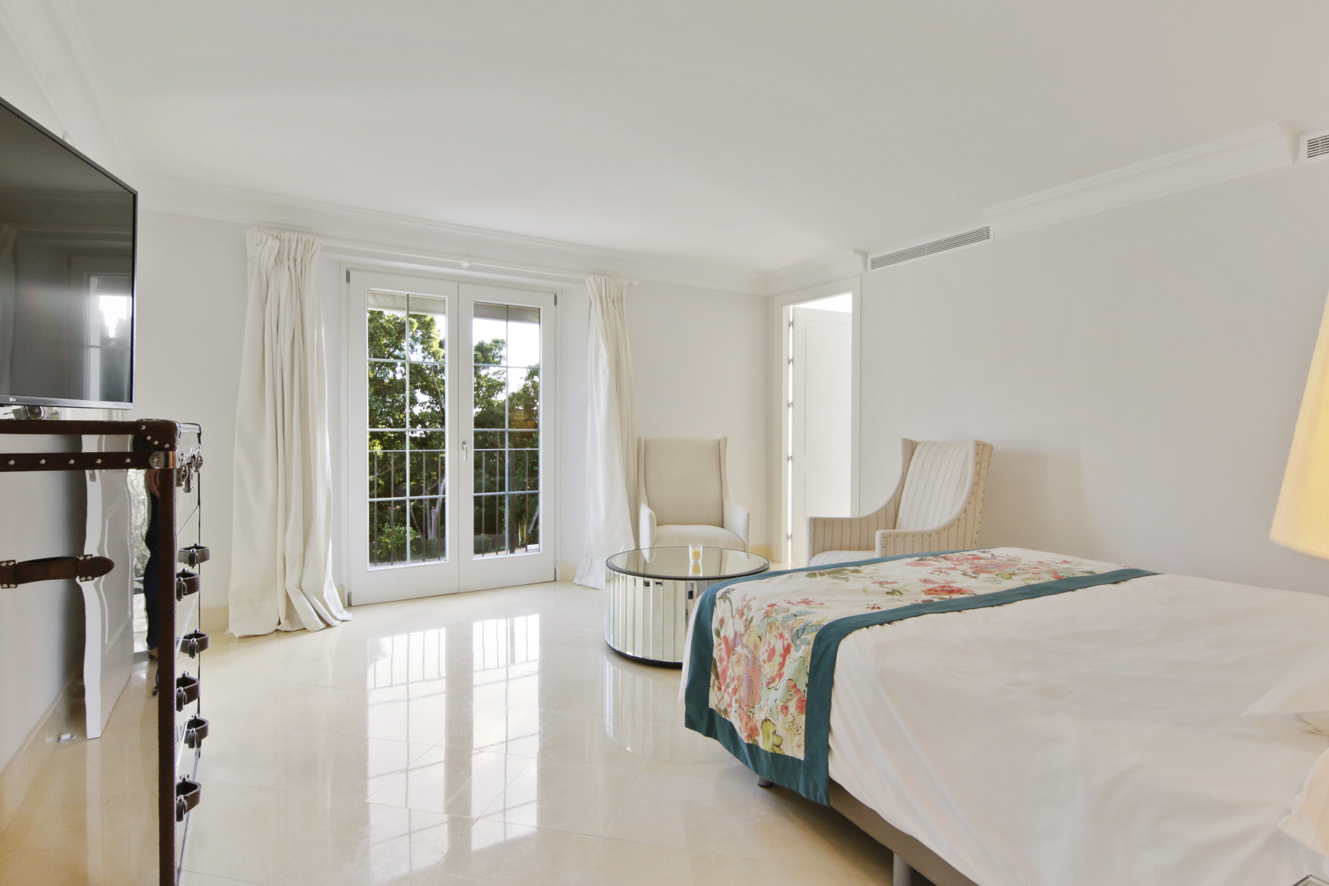 4 Bedroom Villa in Marbella - Photo 14