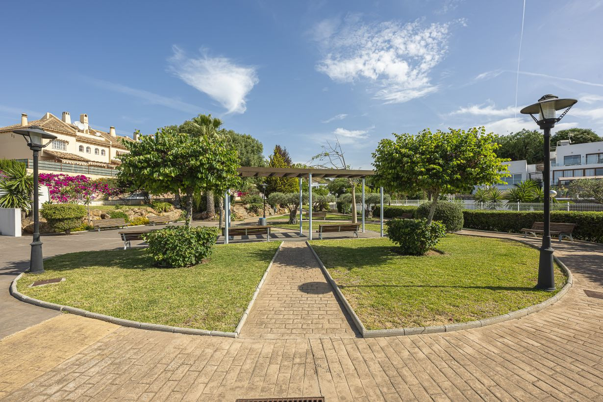 4 Bedroom Townhouse in Mijas - Photo 16