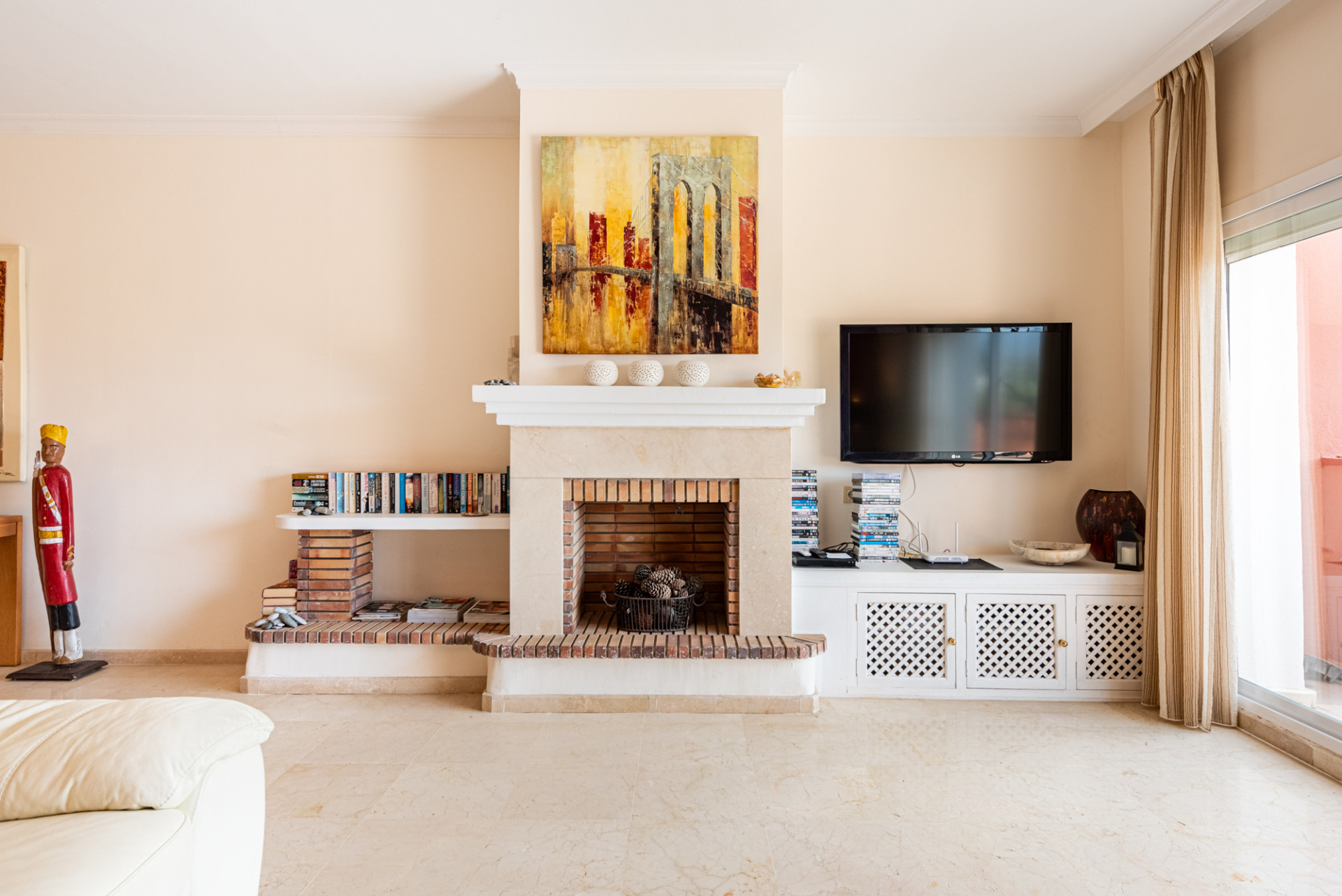 2 Bedroom Penthouse in Estepona - Photo 8