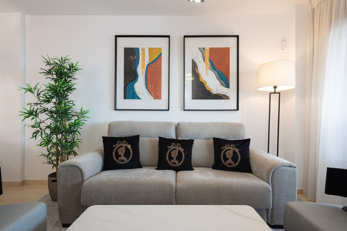 2 Bedroom Apartment in Marbella - Photo 7