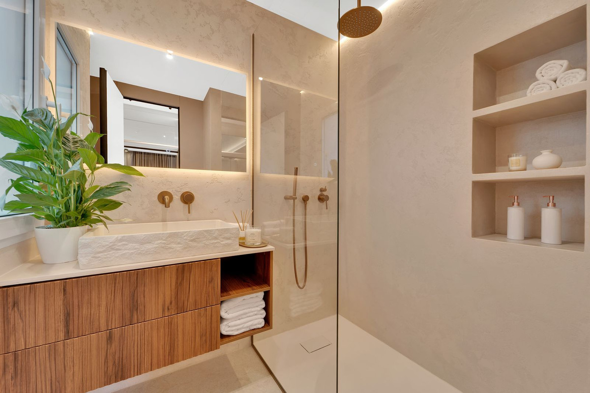 3 Bedroom Apartment in Marbella - Photo 12