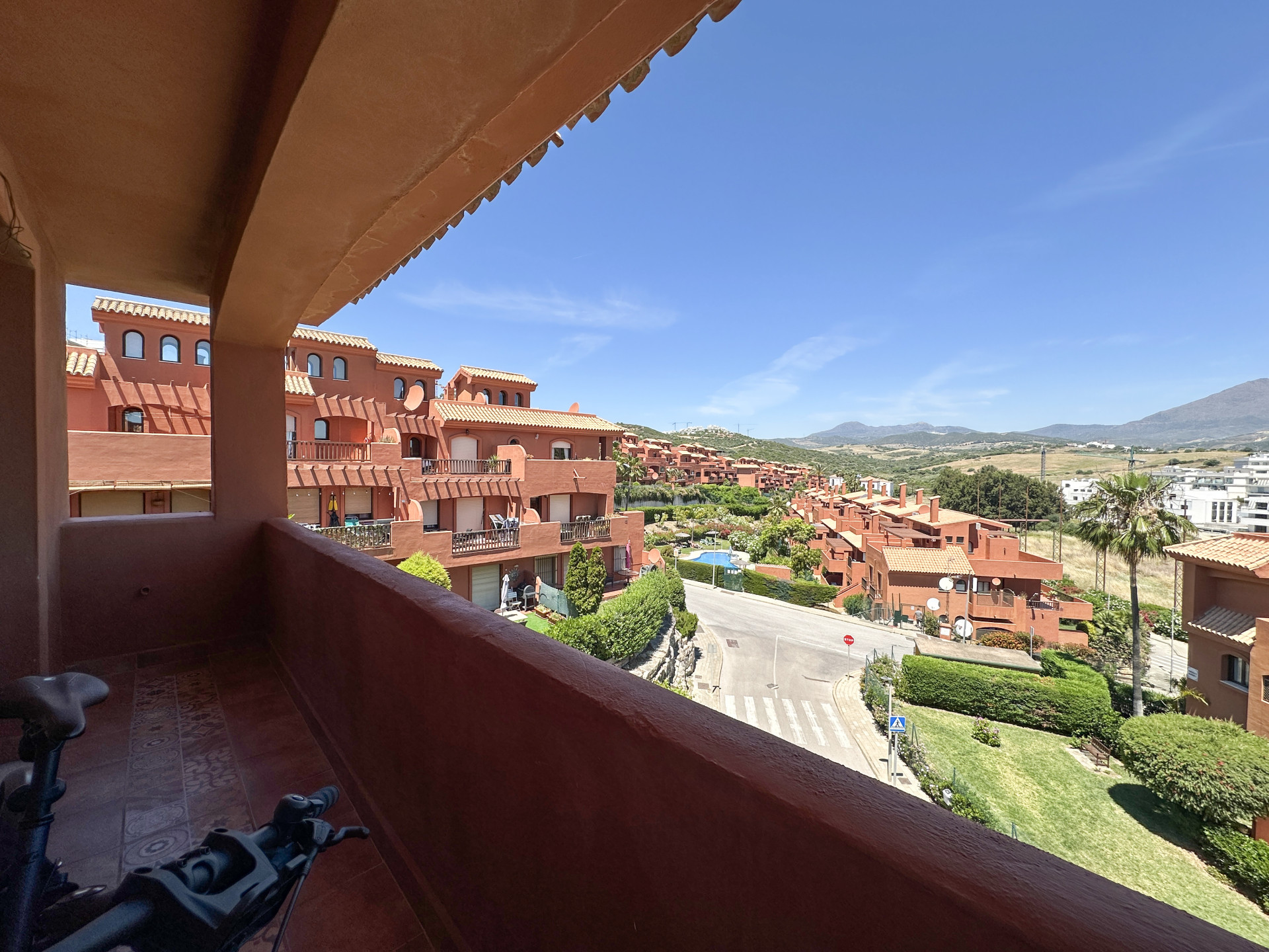3 Bedroom Penthouse in Estepona - Photo 24