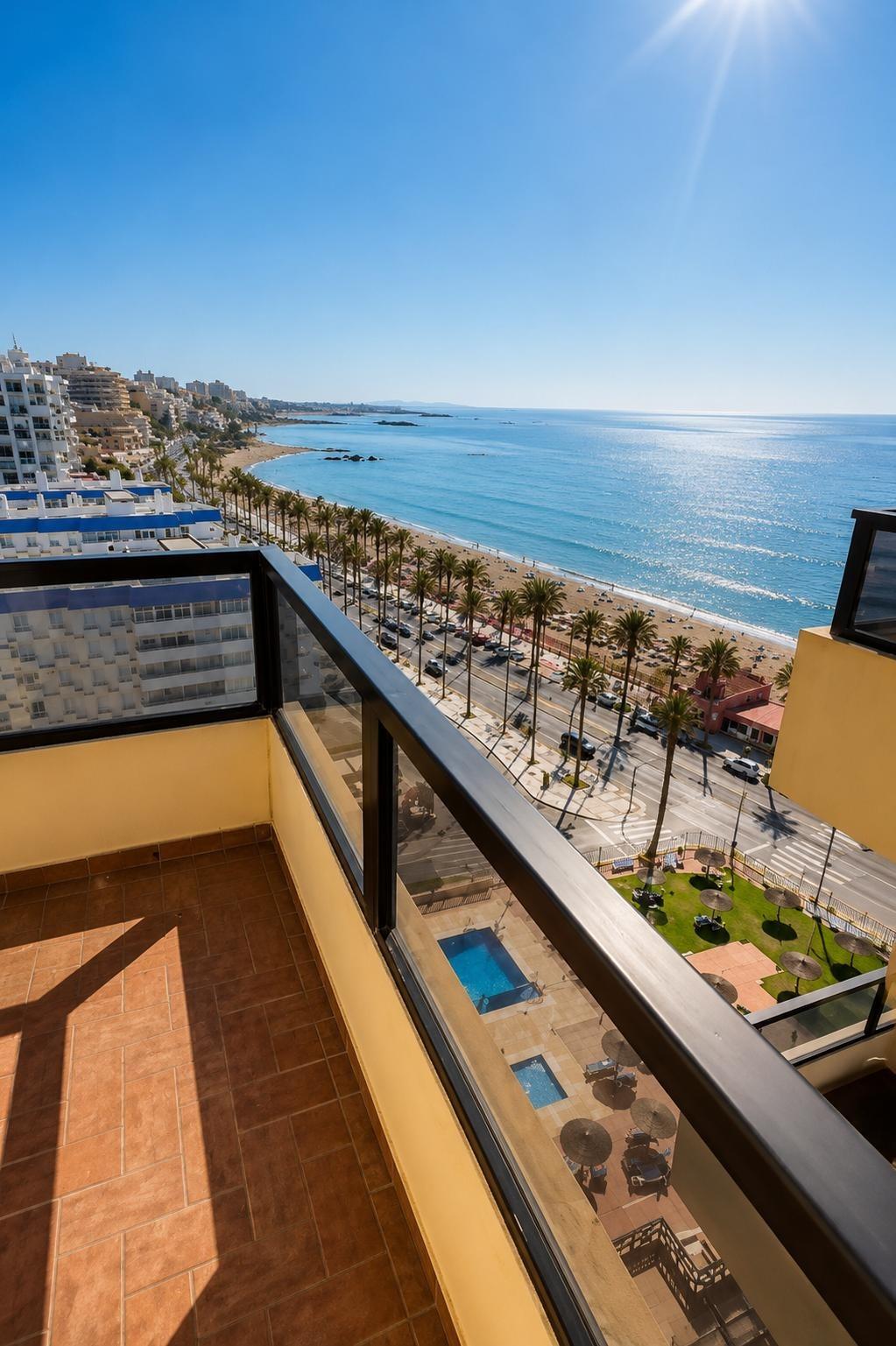1 Bedroom Townhouse in Benalmádena - Photo 2