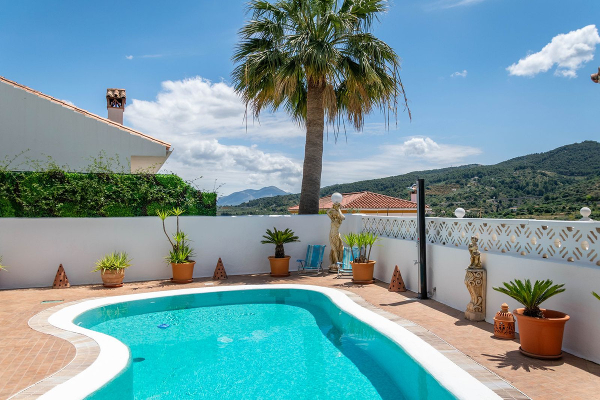 4 Bedroom Villa in Monda - Photo 13