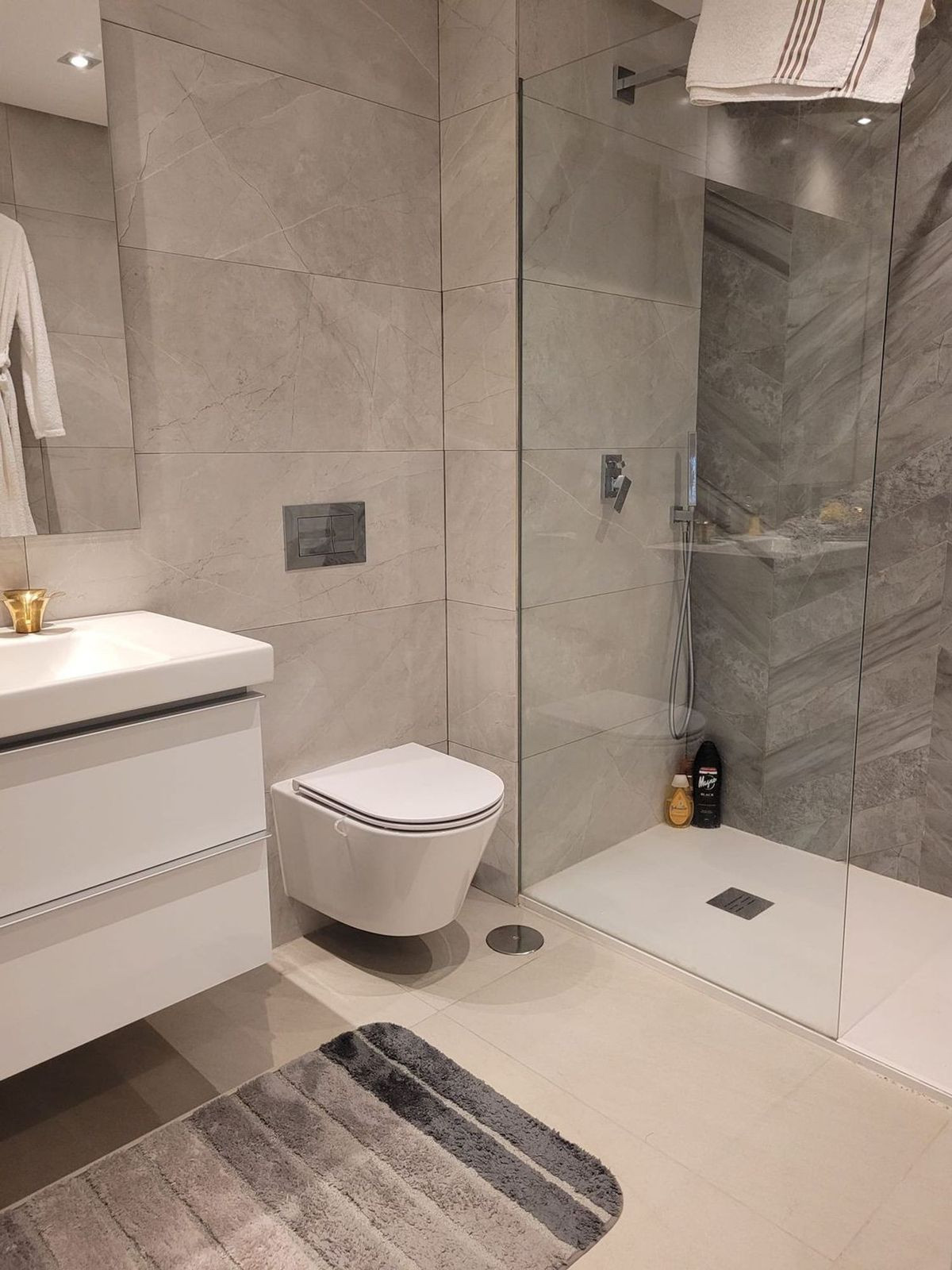 3 Bedroom Apartment in Benahavís - Photo 11