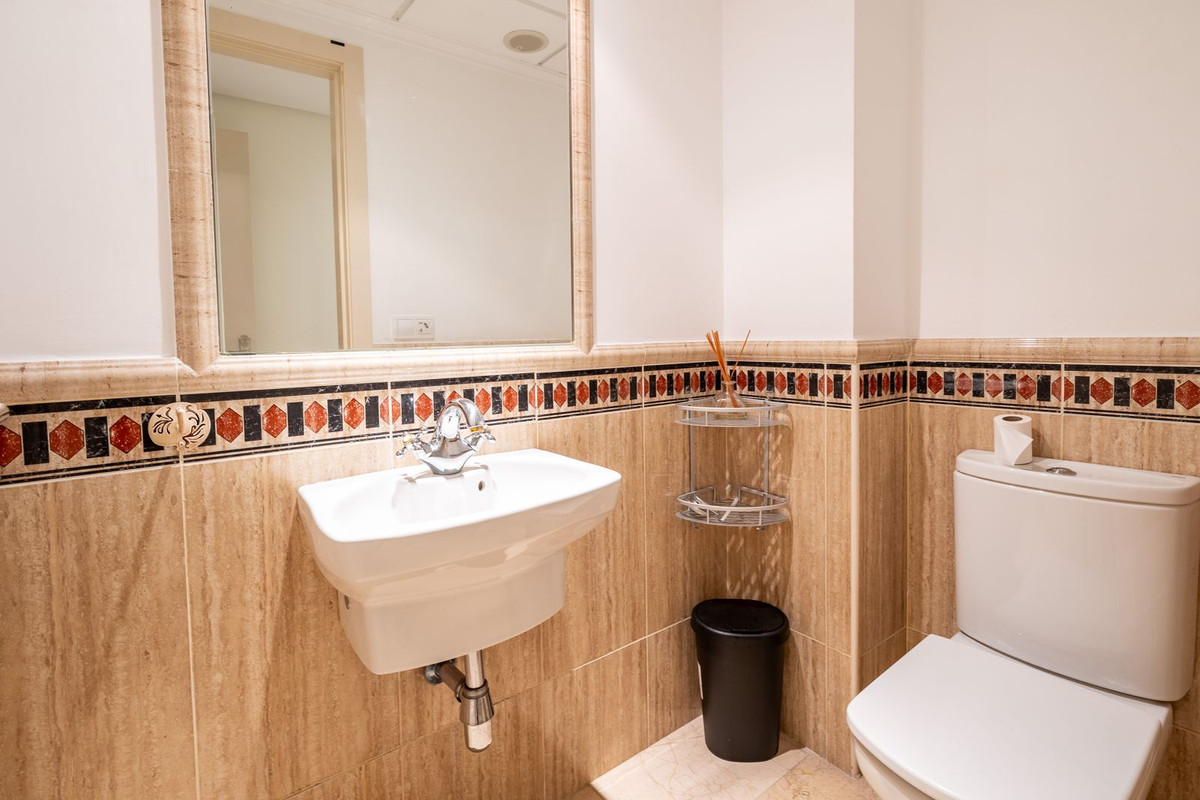 2 Bedroom Apartment in Marbella - Photo 14