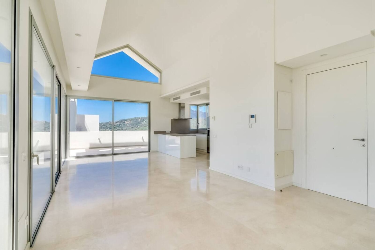 4 Bedroom Penthouse in Benahavís