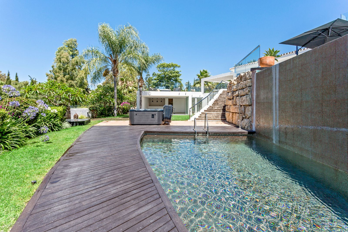 7 Bedroom Villa in Marbella - Photo 10