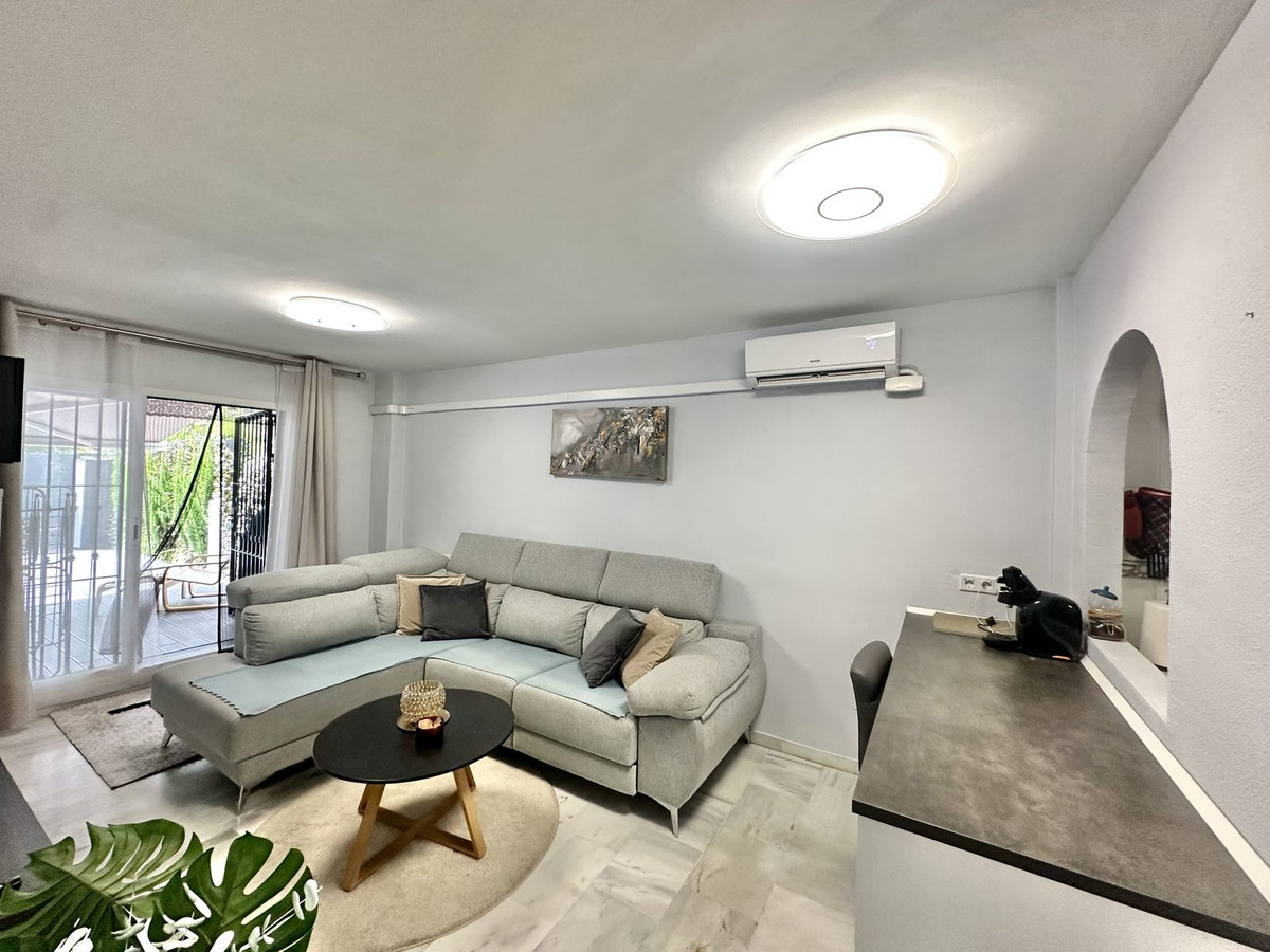 2 Bedroom Apartment in Mijas - Photo 7
