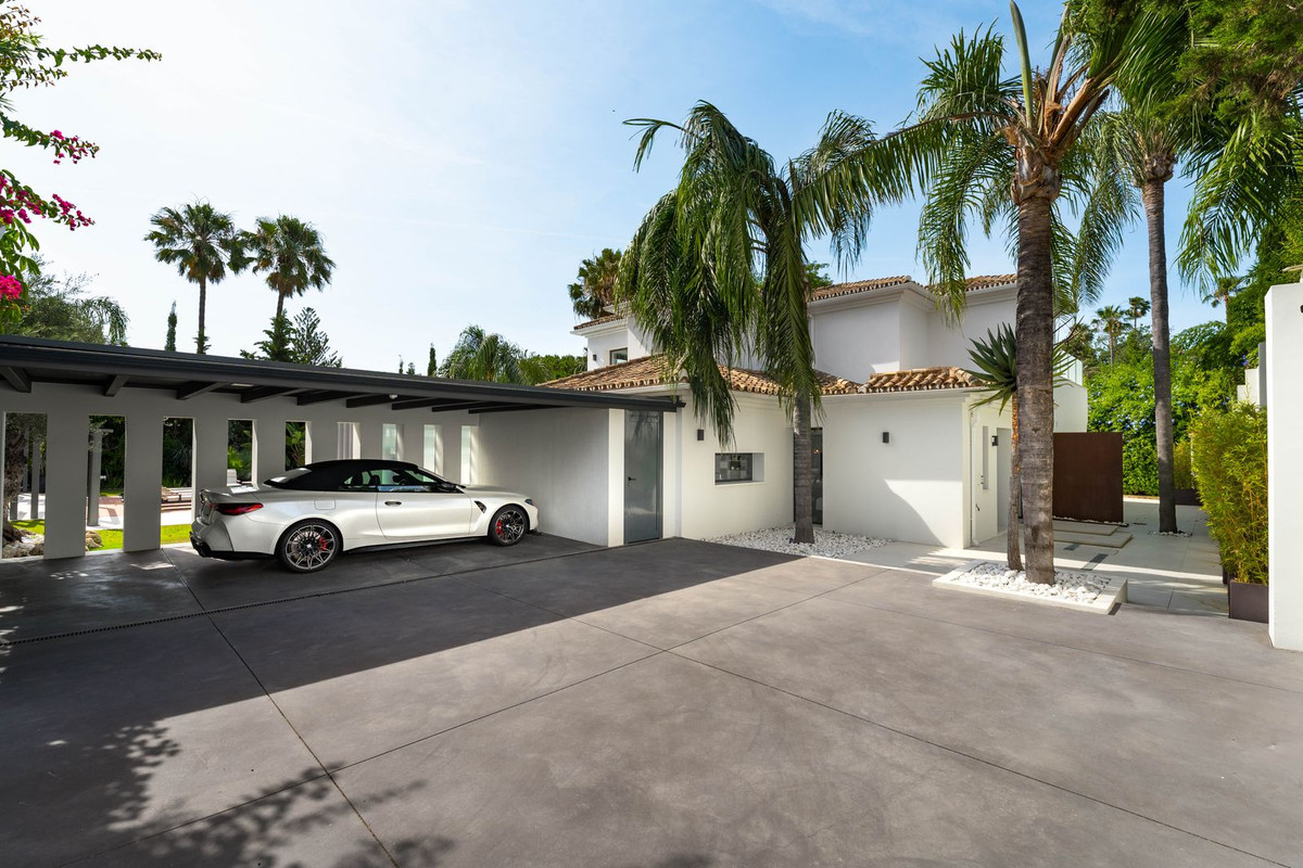 4 Bedroom Villa in Marbella - Photo 50