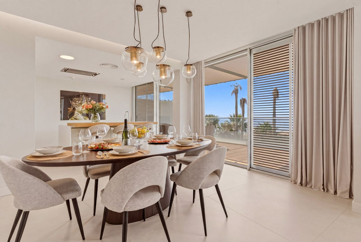 4 Bedroom Apartment in Estepona - Фото 5