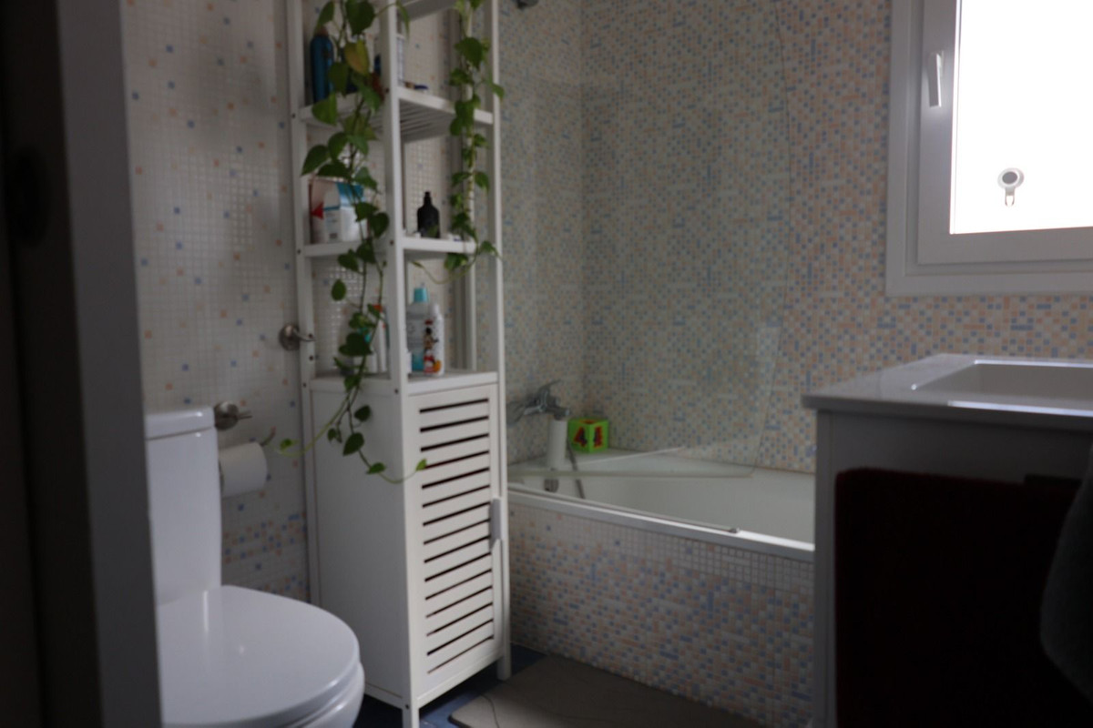 3 Bedroom Apartment in Mijas - Photo 30