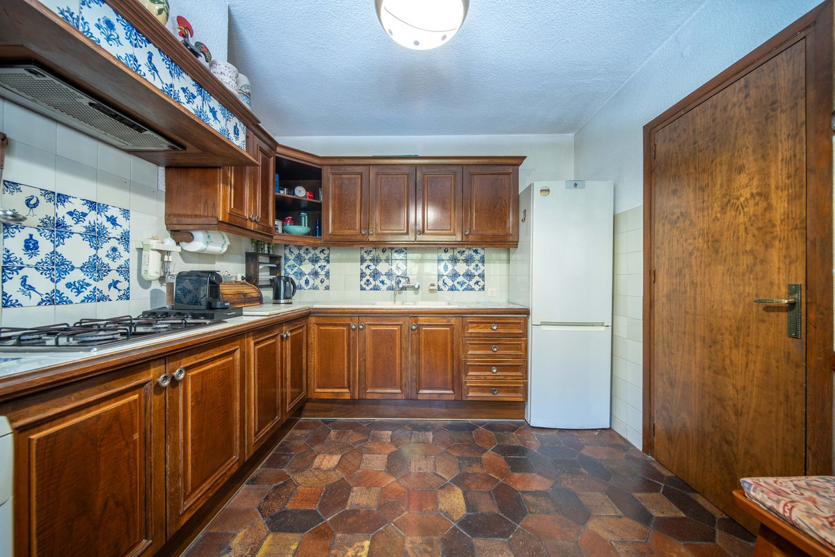 3 Bedroom Villa in Fuengirola - Photo 8
