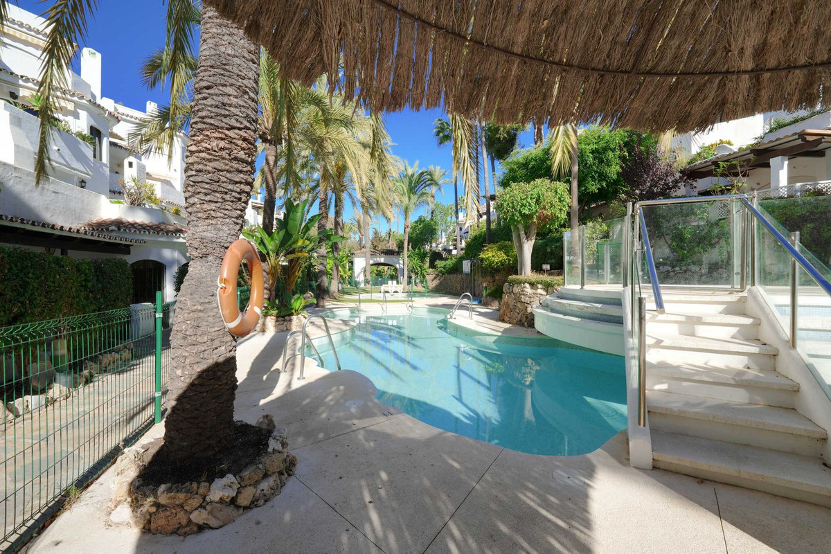 3 Bedroom Apartment in Marbella - Photo 17