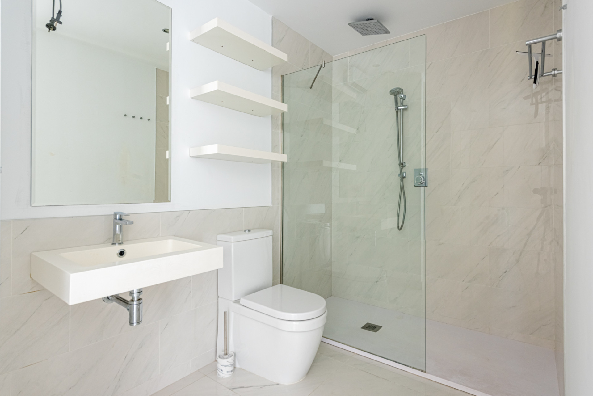 3 Bedroom Apartment in Estepona - Photo 15