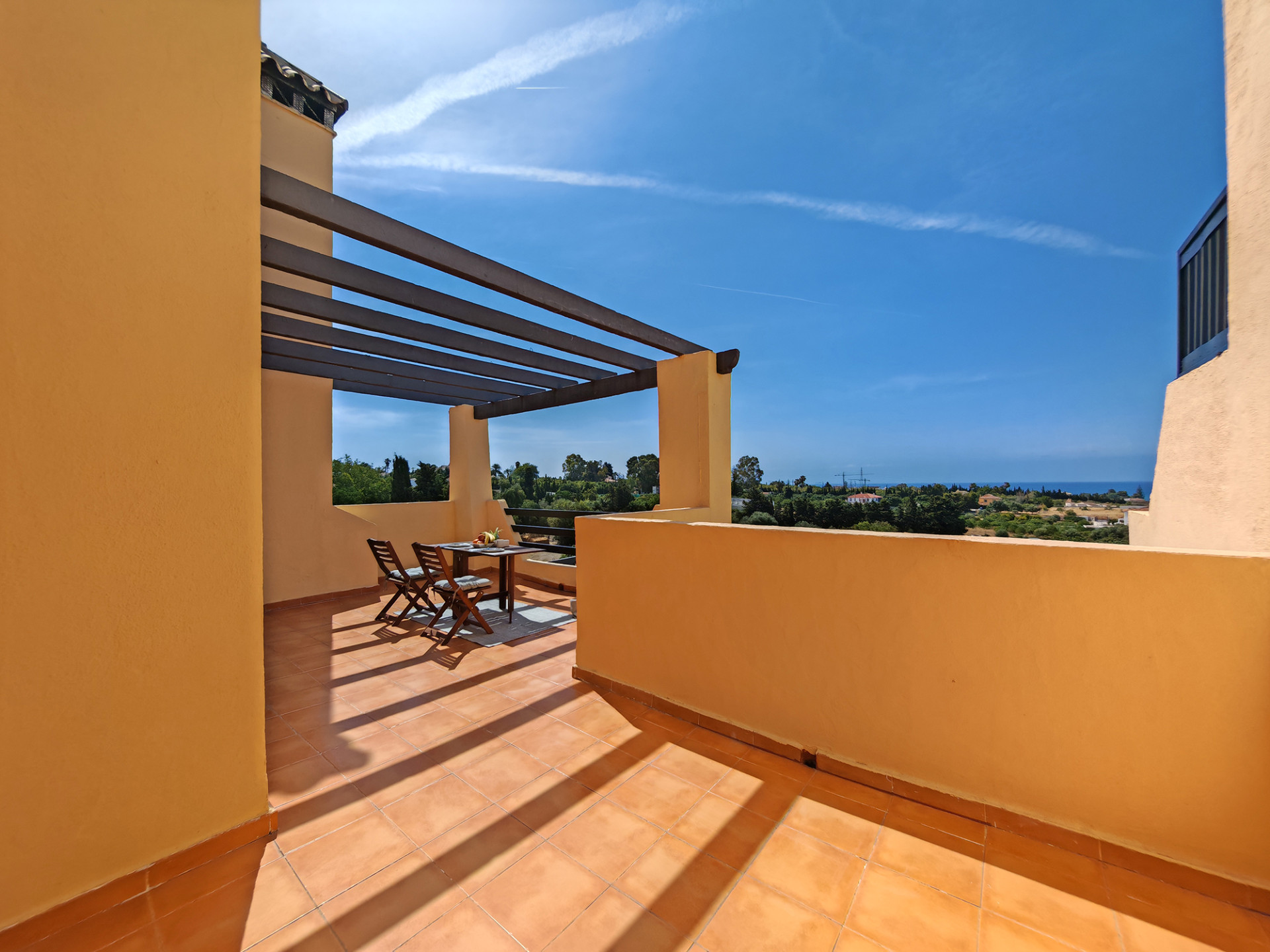 3 Bedroom Penthouse in Estepona - Photo 7