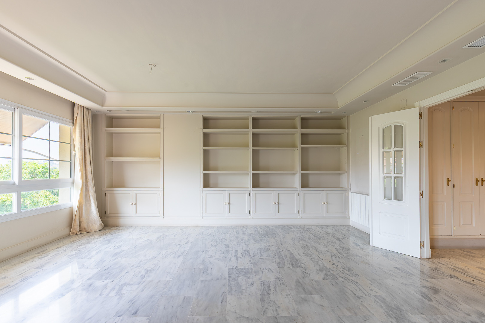 5 Bedroom Penthouse in Málaga - Photo 4