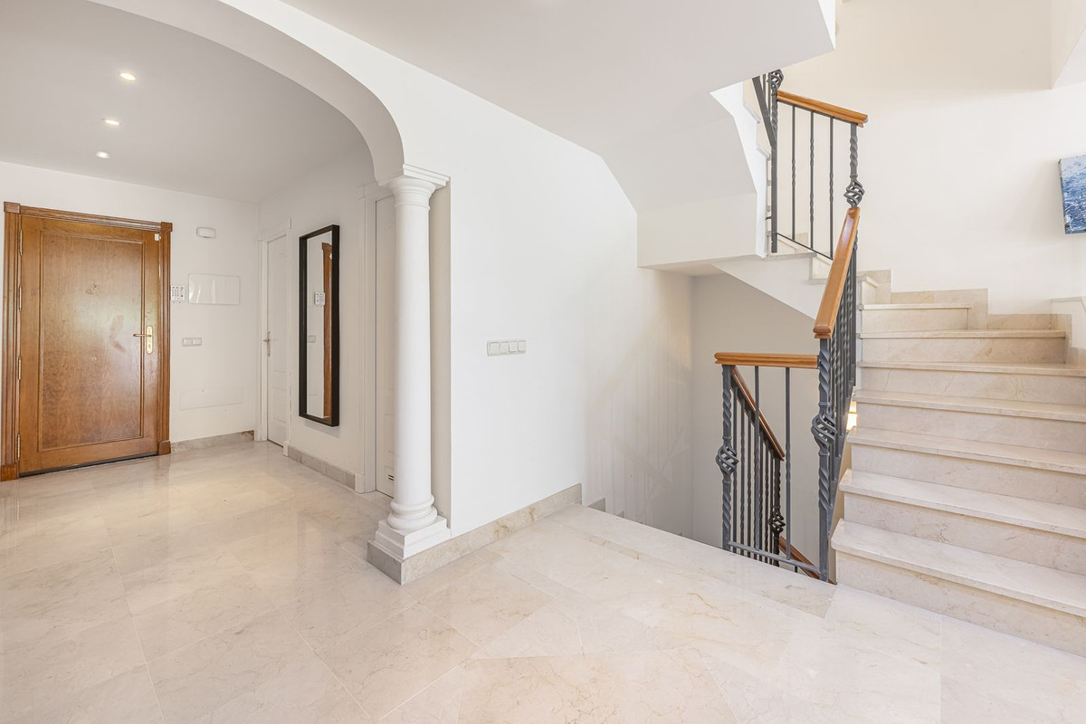 4 Bedroom Townhouse in Marbella - Photo 15