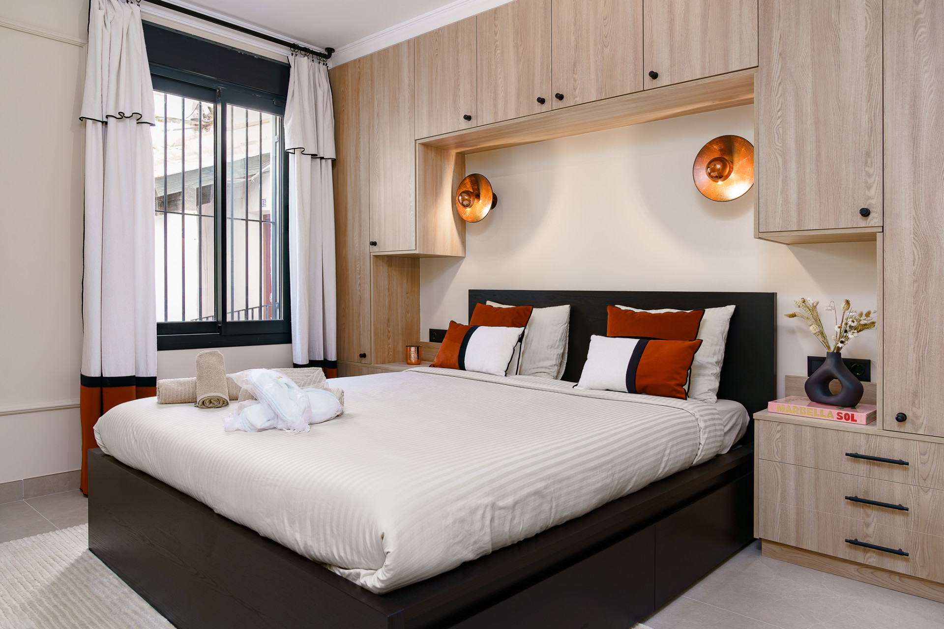 2 Bedroom Apartment in Marbella - Photo 12