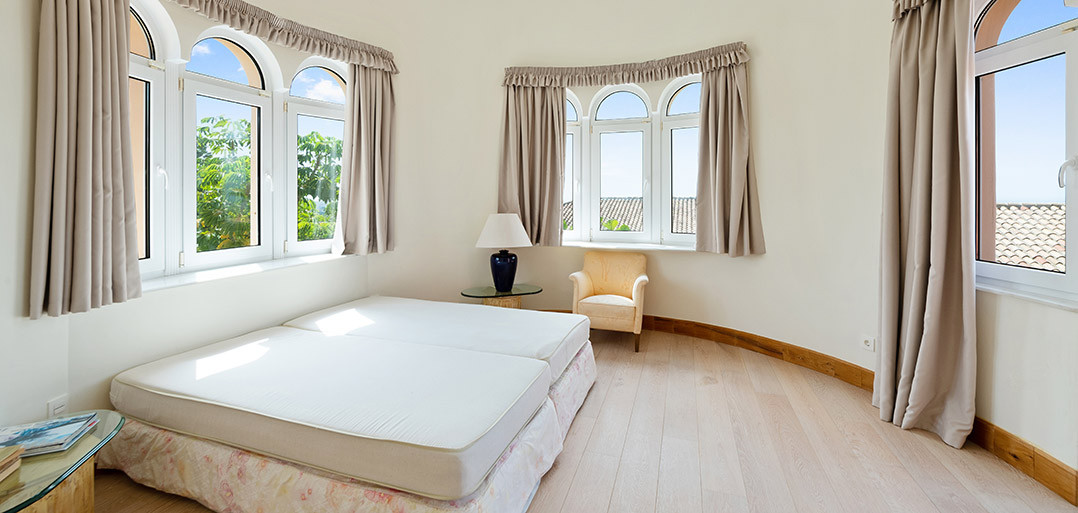 8 Bedroom Villa in Estepona - Photo 34