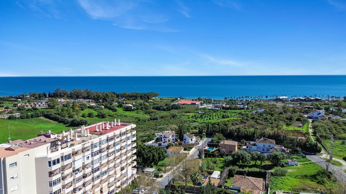 1 Bedroom Apartment in Estepona - Photo 28