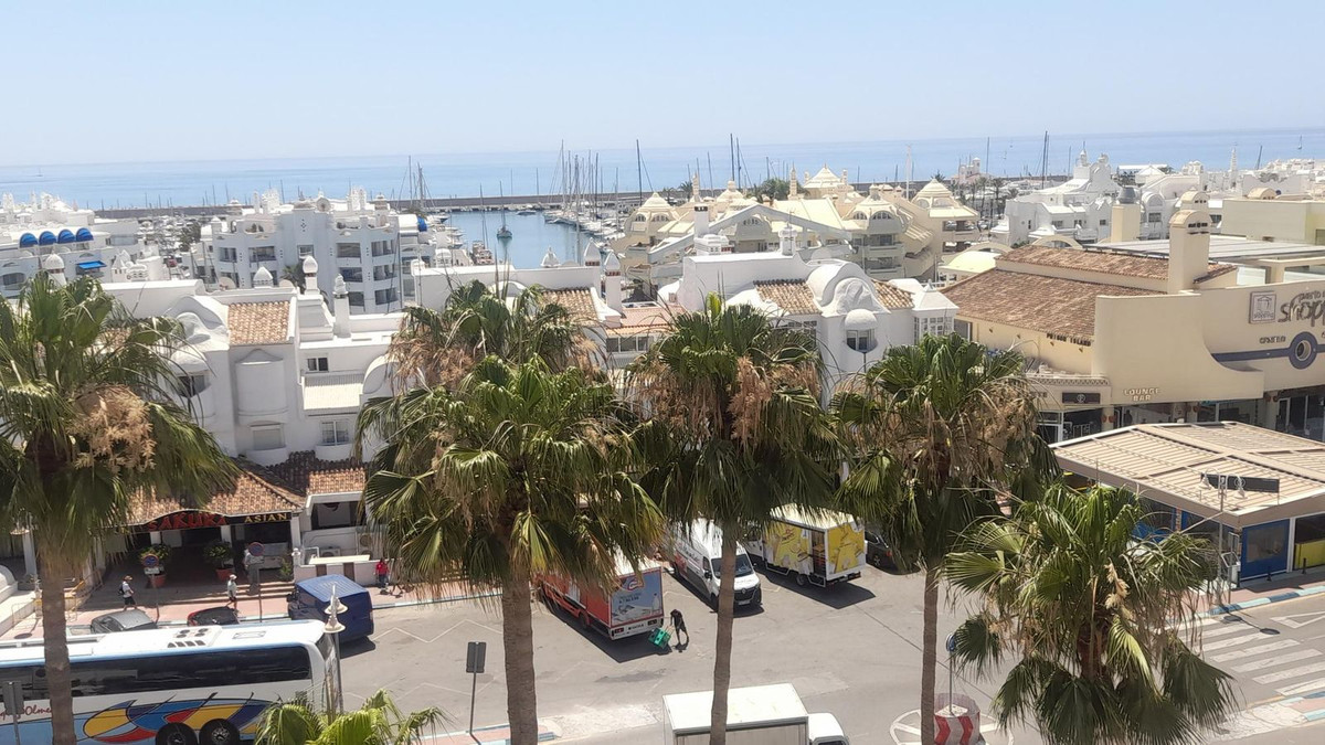 3 Bedroom Penthouse in Benalmádena - Photo 8