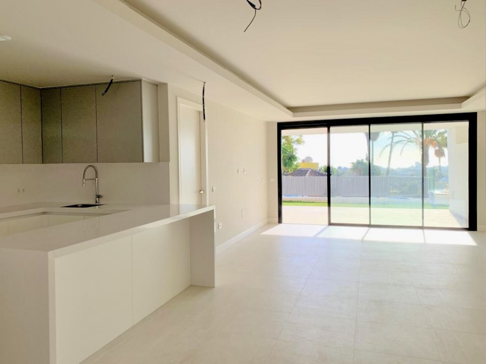 3 Bedroom Apartment in Marbella - Photo 12