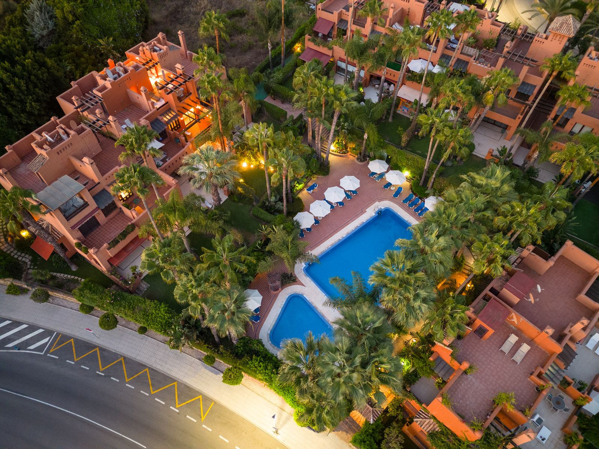 4 Bedroom Townhouse in Marbella - Photo 17