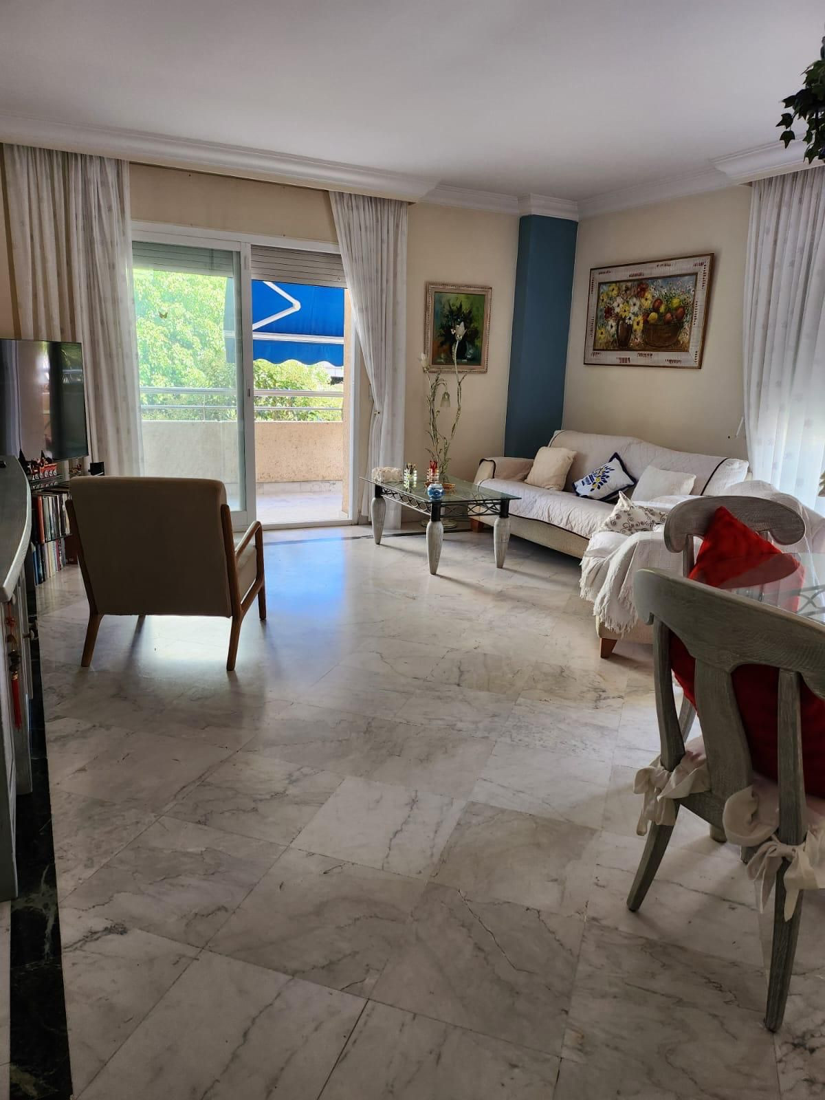 2 Bedroom Apartment in Marbella - Photo 6