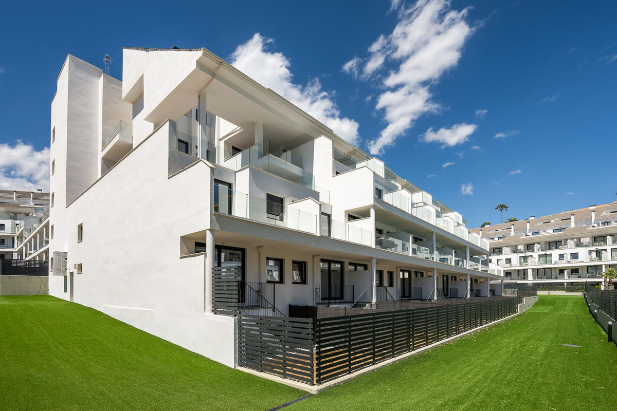 3 Bedroom Penthouse in Fuengirola - Photo 2