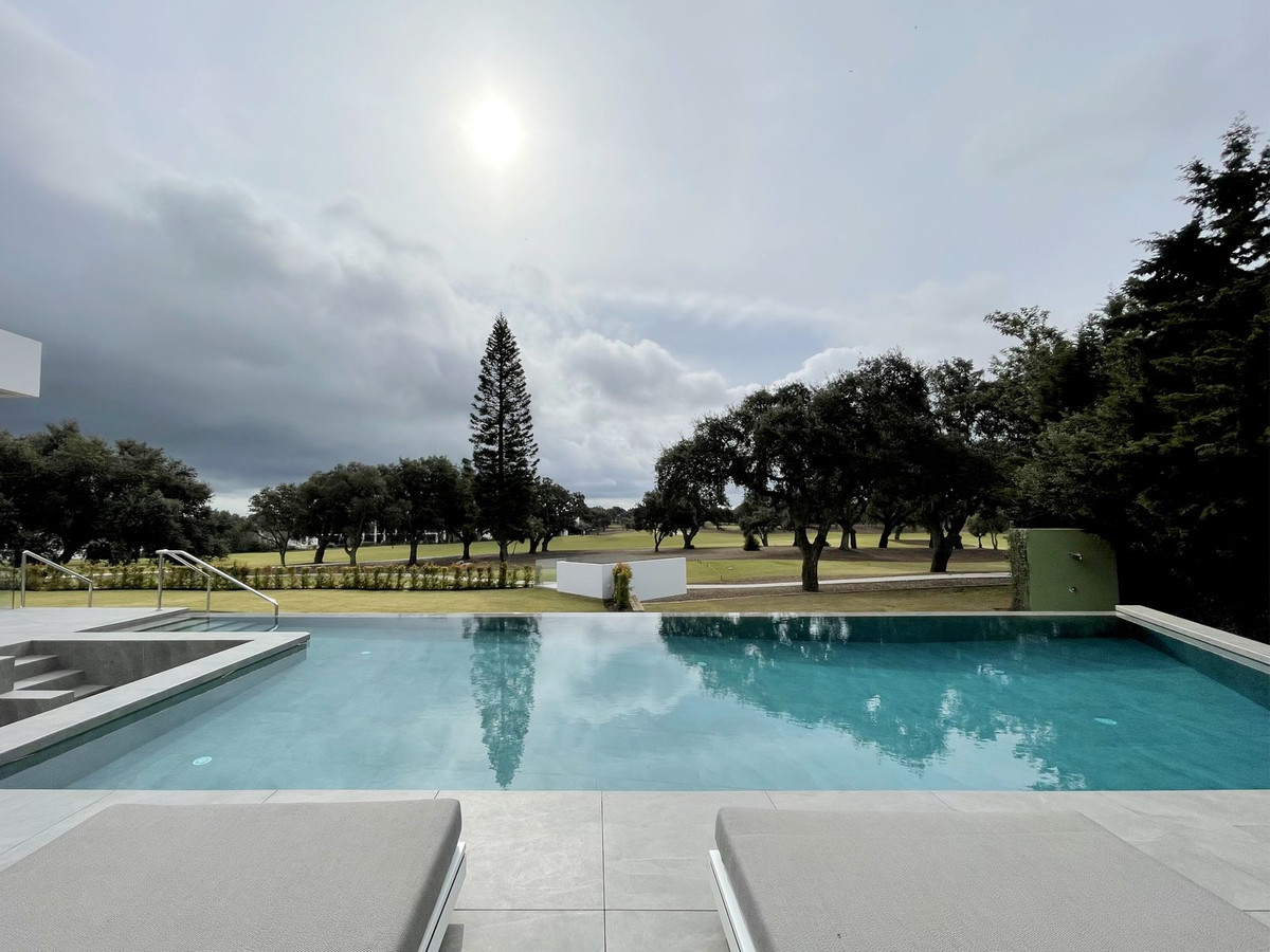 6 Bedroom Villa in San Roque - Photo 15