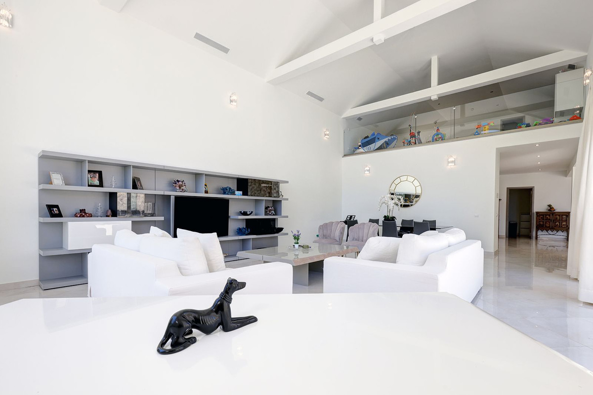 5 Bedroom Villa in Sotogrande - Photo 7