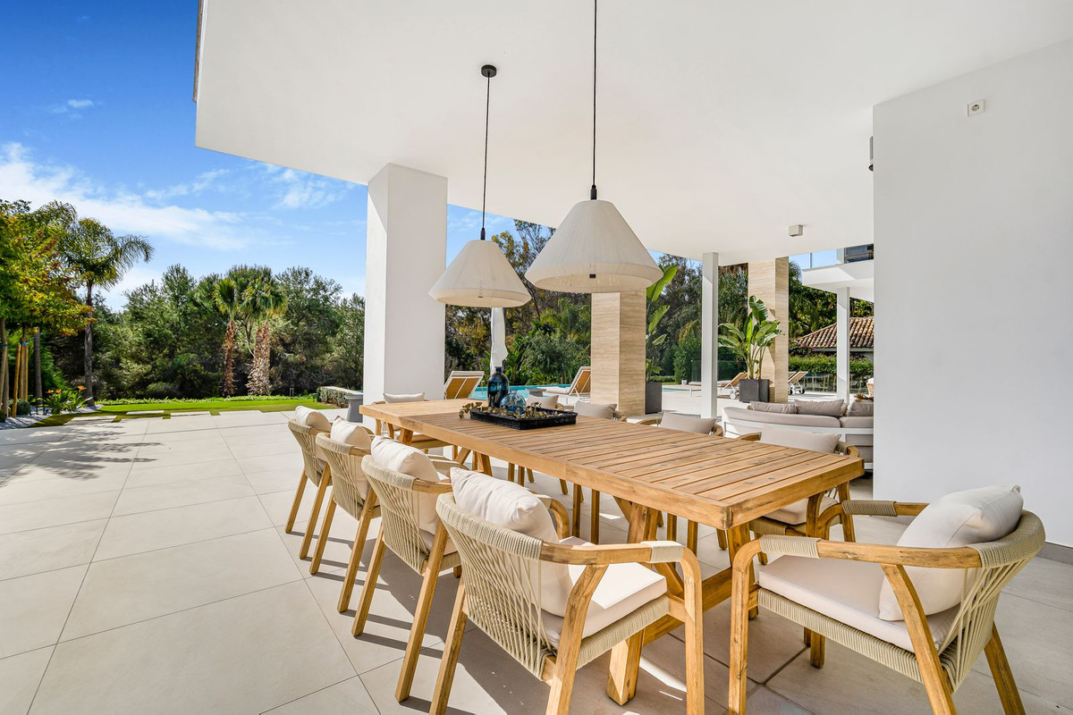 6 Bedroom Villa in Marbella - Photo 19